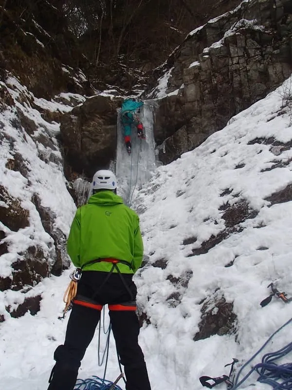 ベルグラ状D沢を登る