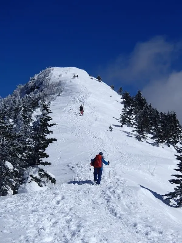 スキーをデポして往復
