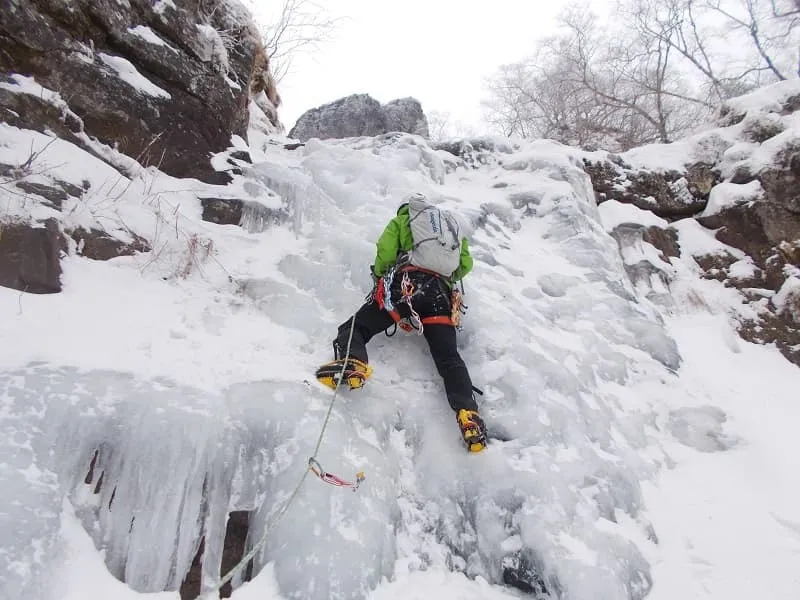 初めて氷のリードをする上田さん