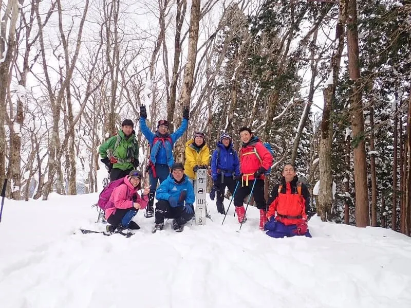 竹呂山山頂で記念撮影