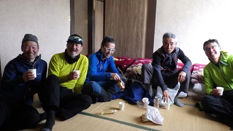 部屋で宴会