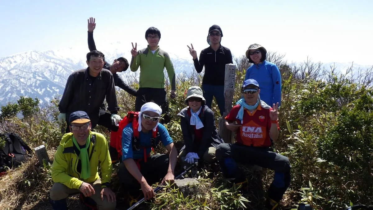 静かで展望の良い笈ヶ岳山頂