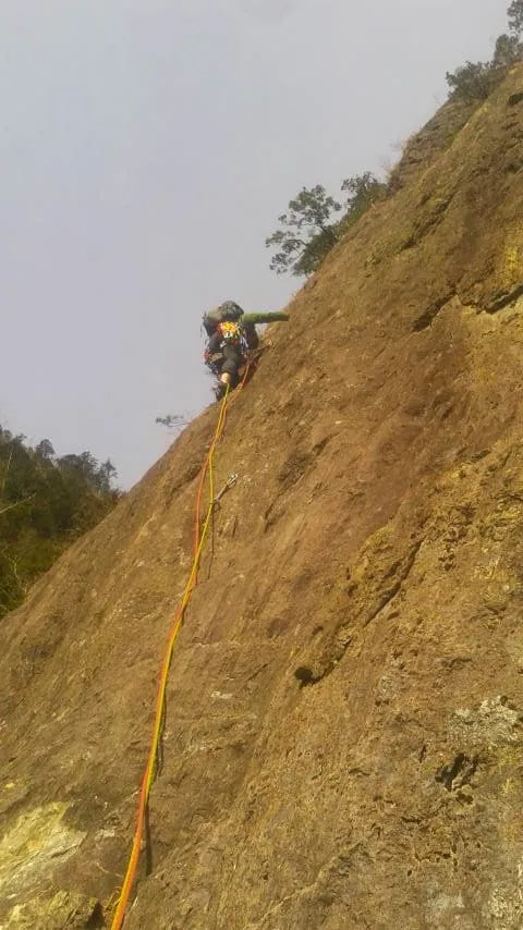 リードする上村さん