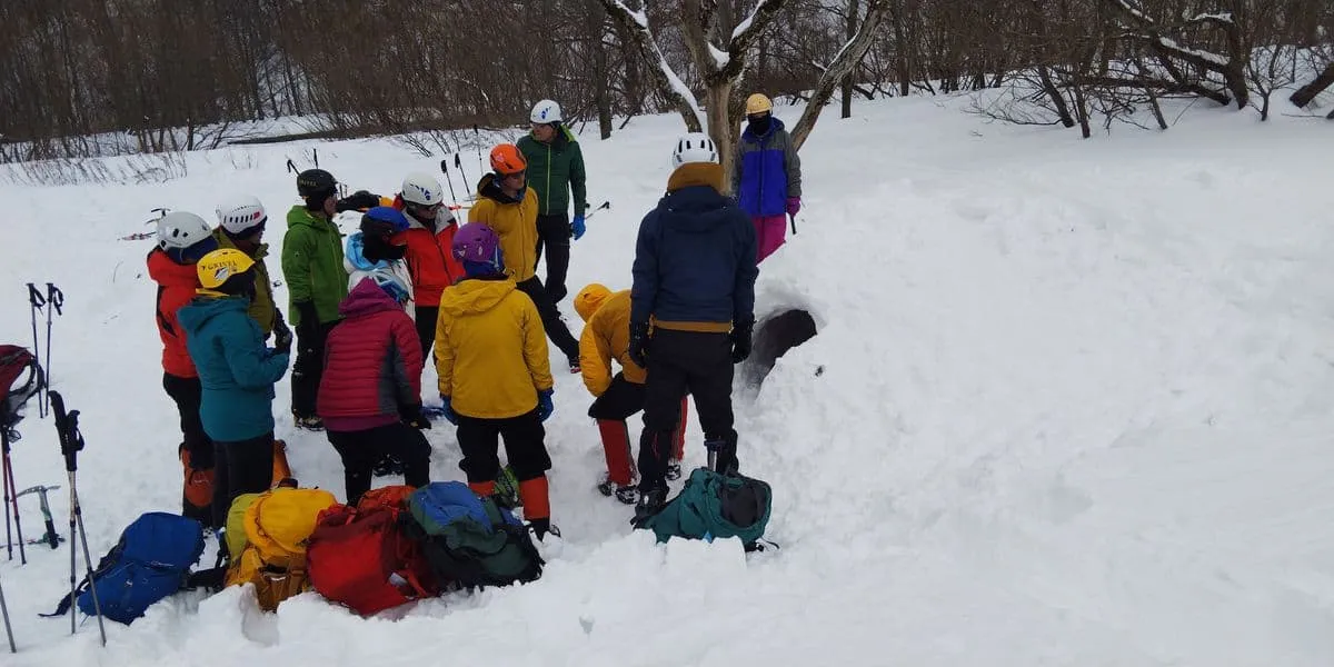 スノーマウント作りに夢中になっています